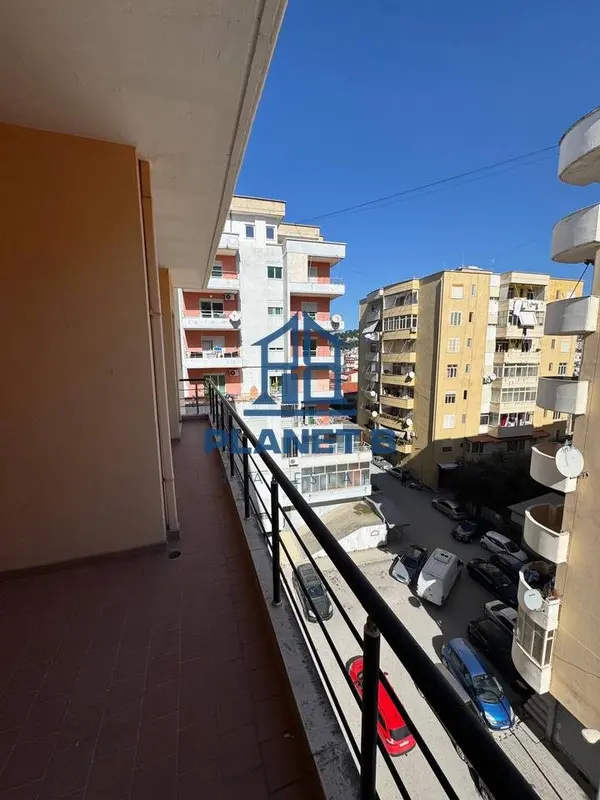 Apartament 2+1 me qera në Shkolla e Muzikes, Vlorë, 120 m²