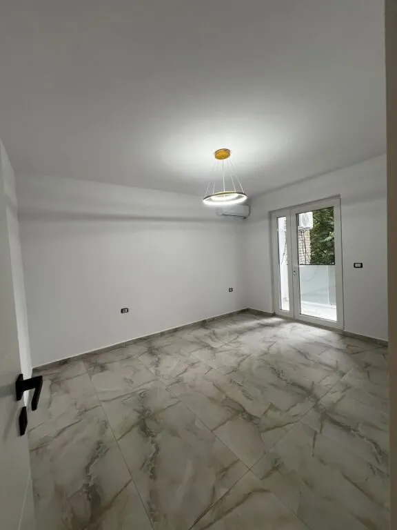 Appartamento 1+1 in affitto a Rruga Isuf Elezi, Tirana, 60 m². Foto 1 di 3