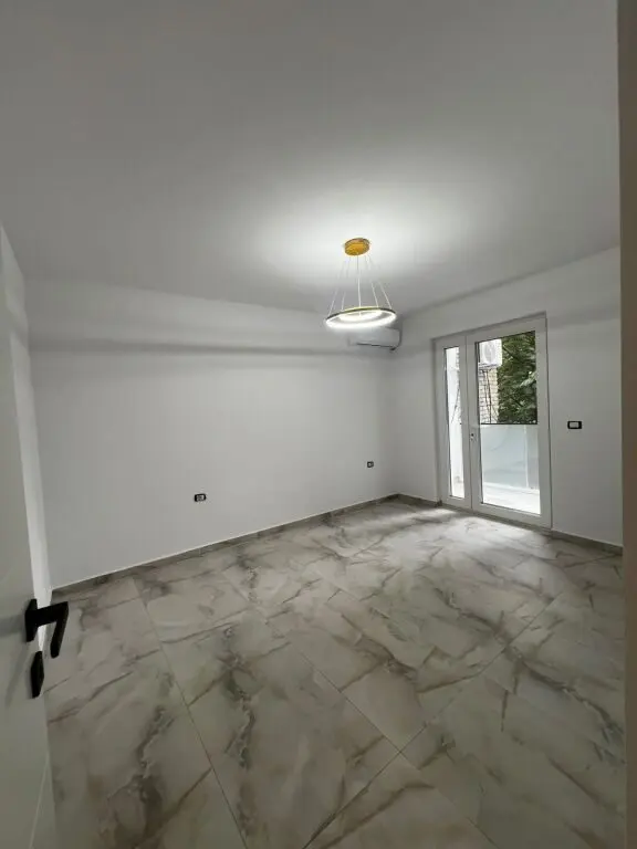 Appartamento 1+1 in affitto a Rruga Isuf Elezi, Tirana, 60 m²