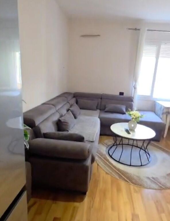 Apartment 2+1 for rent in Kopshti Botanik Zoologjik, Tirana, 100 m². Photo 1 of 3