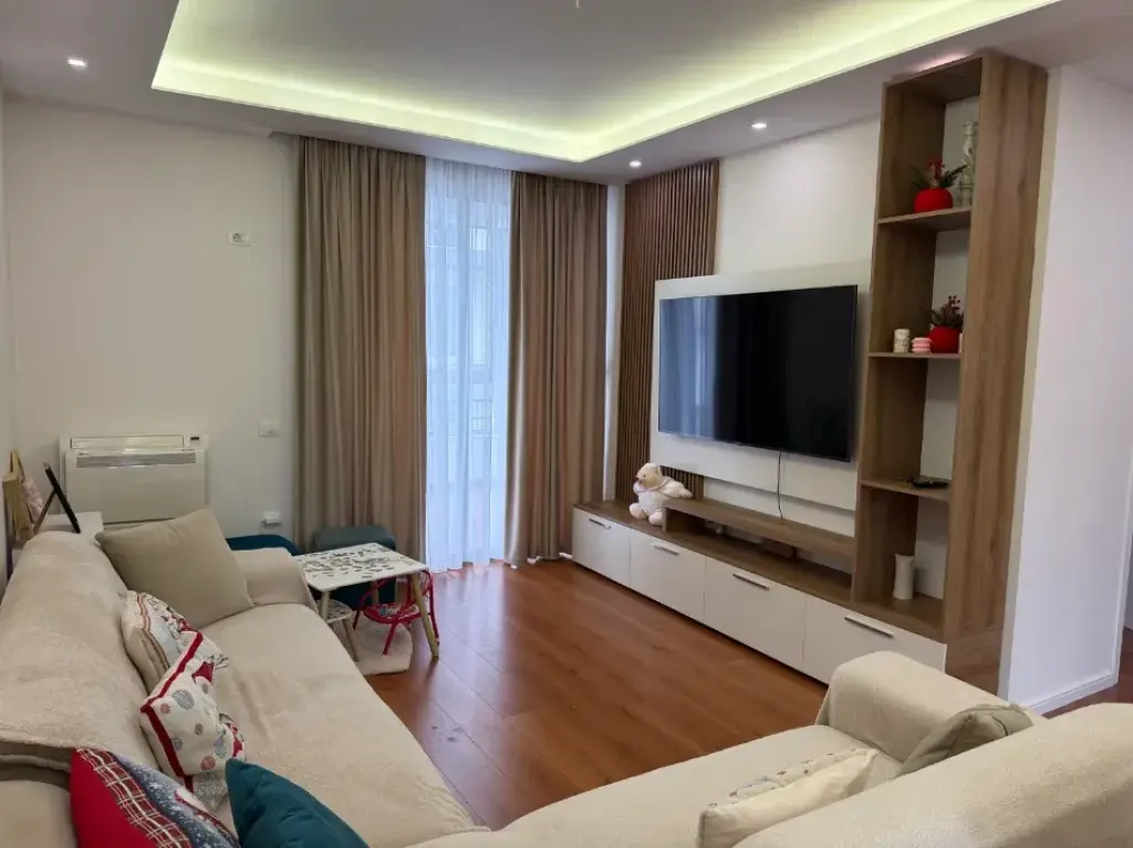 Appartamento 2+1 in affitto a Liqeni i Thatë, Tirana, 65 m²
