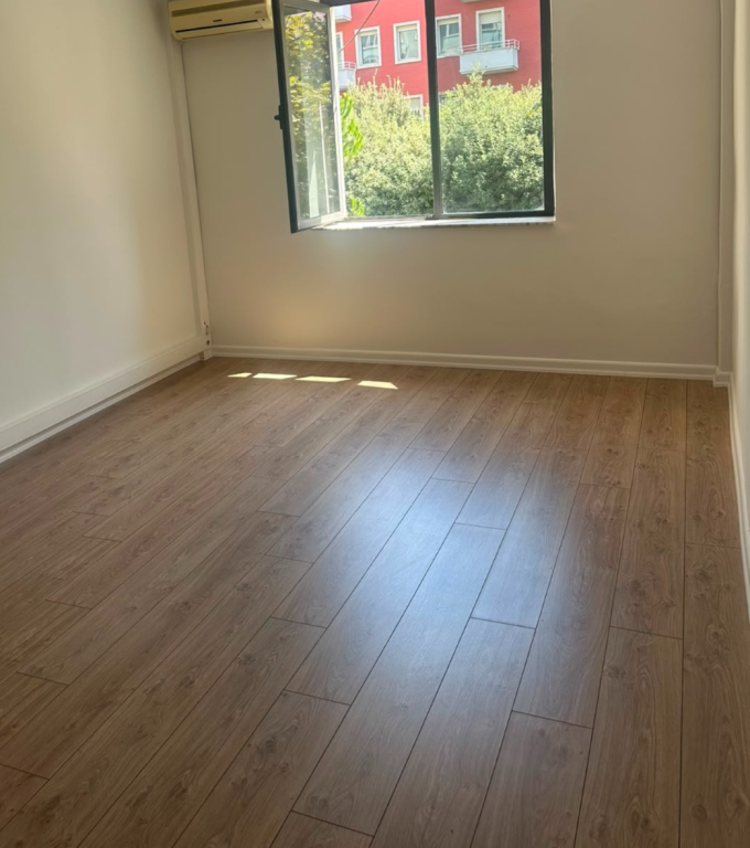 Office for rent in Sheshi Skënderbej, Tirana, 120 m²