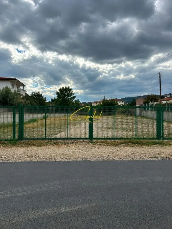 Land for rent in Yrshek, Tirana, 4,000 m². Photo 1 of 1