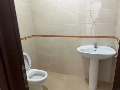 Apartament 2+1 me qera në Kombinat, Tiranë, 100 m². Foto 4 nga 8
