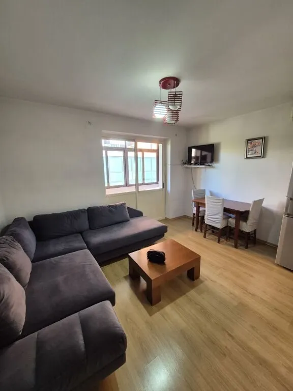 Apartament 3+1 me qera në Myslym Shyri, Tiranë, 110 m². Foto 1 nga 10