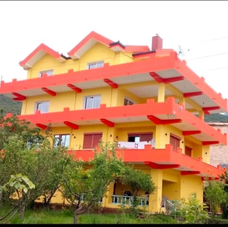 Vilë me qera në Rruga e Arbërit, Tiranë, 500 m². Foto 1 nga 3