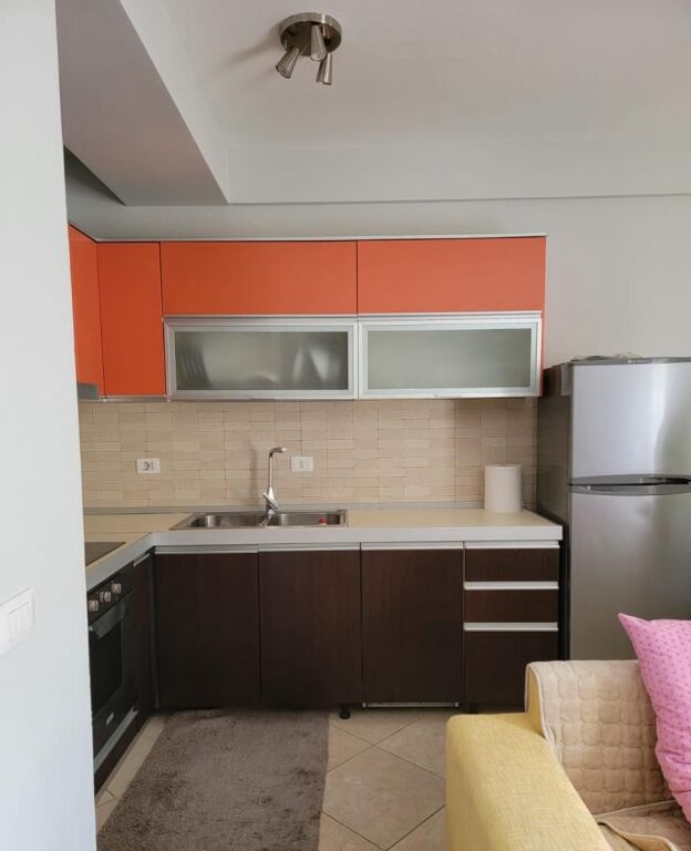 Apartament 1+1 me qera në Ali Demi, Tiranë, 62 m². Foto 2 nga 3