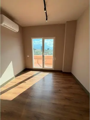 Apartment 3+1 for rent in Rruga Petro Nini Luarasi, Tirana, 135 m². Photo 6 of 11