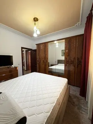 Apartament 2+1 me qera në Sheshi Skënderbej, Tiranë, 130 m². Foto 8 nga 12