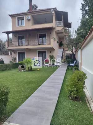 Dupleks me qera në Ali Demi, Tiranë, 170 m². Foto 1 nga 12