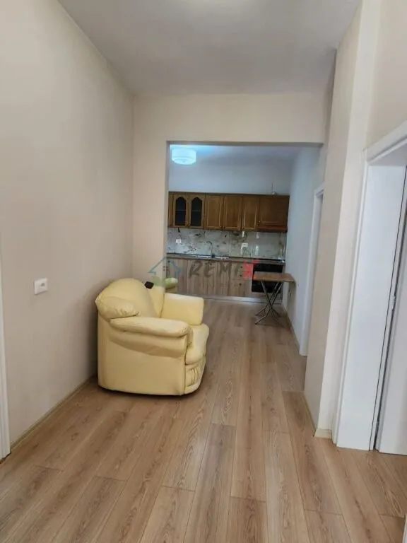 Vilë 2+1 me qera në Rruga Vellazerimi, Durrës, 100 m². Foto 1 nga 12