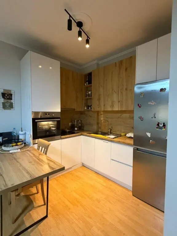 Apartment 3+1 for rent in 21 Dhjetori, Tirana, 100 m²