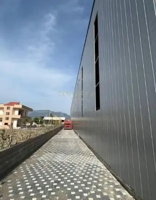 Warehouse for rent in Valias, Kamëz, 2,300 m². Photo 2 of 6