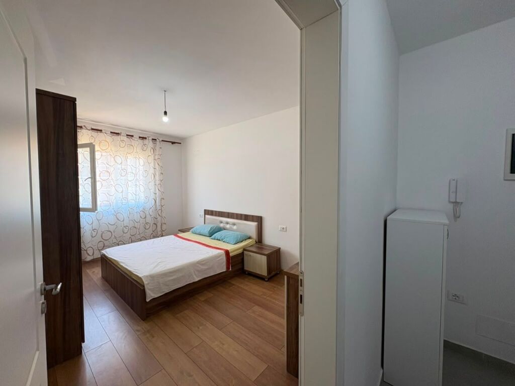 Apartament 1+1 me qera në Astir, Tiranë, 70 m². Foto 3 nga 3