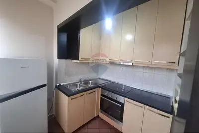 Apartament 2+1 me qera në Rruga Lef Sallata, Vlorë, 80 m². Foto 3 nga 12