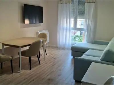 Appartamento 1+1 in affitto a Xhamia e Tabakeve, Tirana, 75 m². Foto 9 di 9