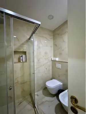 Apartament 1+1 me qera në Blloku, Tiranë, 73 m². Foto 3 nga 5