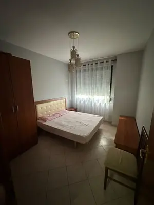 Apartament 1+1 me qera në Ish Ekspozita, Tiranë, 70 m². Foto 3 nga 4