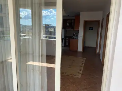 Apartament 1+1 me qera në Pazari i Ri, Tiranë, 90 m². Foto 2 nga 9