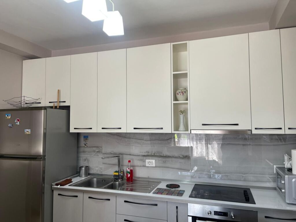 Apartament 2+1 me qera në 21 Dhjetori, Tiranë, 95 m². Foto 2 nga 3