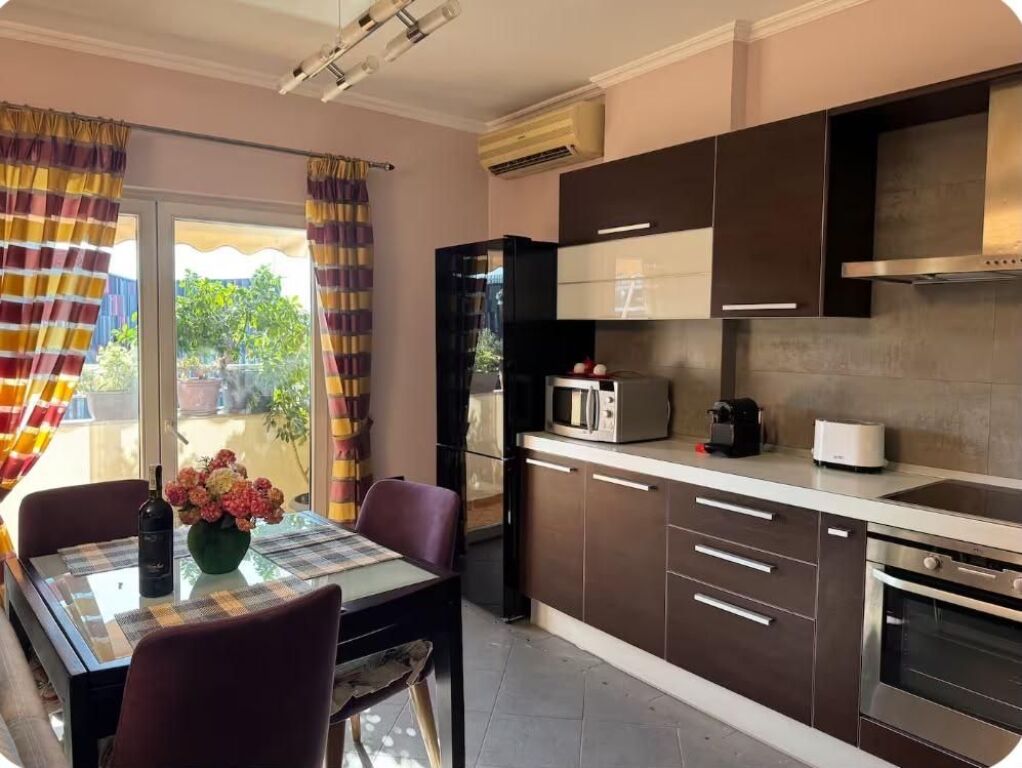 Appartamento 2+1 in affitto a Rruga e Elbasanit, Tirana, 110 m². Foto 2 di 3
