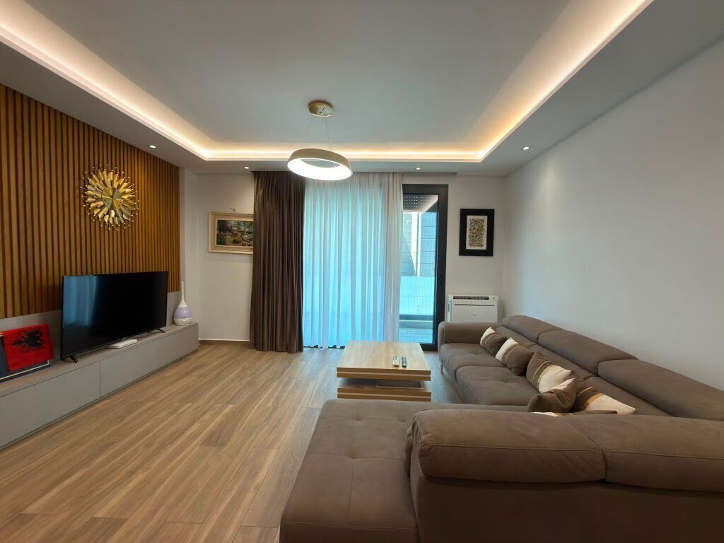 Apartament 2+1 me qera në TEG, Tiranë, 120 m². Foto 2 nga 3