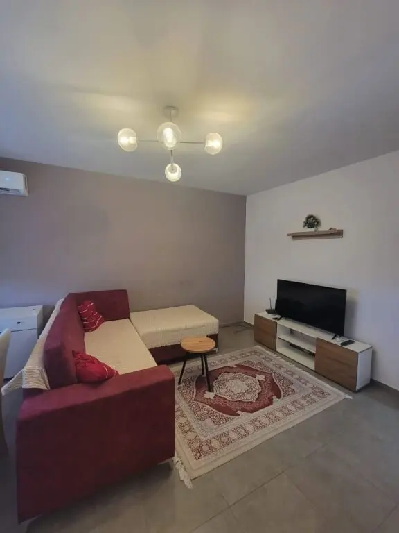 Apartment 1+1 for rent in Rruga e Dibrës, Tirana, 60 m²