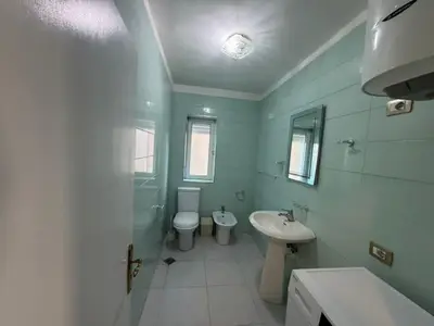 Apartament 2+1 me qera në Muzeu i Dëshmorëve, Durrës, 90 m². Foto 7 nga 9