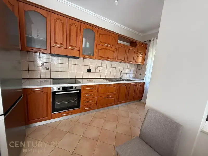 Apartament 2+1 me qera në Kristal Center, Tiranë, 110 m²