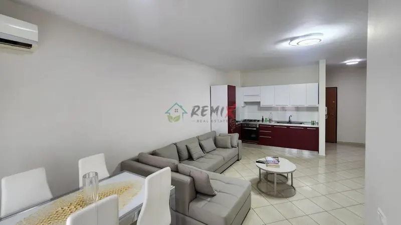 Apartament 2+1 me qera në Rruga Mujo Ulqinaku, Durrës, 110 m²