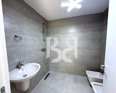 Ufficio in affitto ad Ish Dogana, Tirana, 118 m². Foto 10 di 12