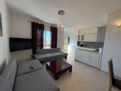 Appartamento 2+1 in affitto a Stacioni i Trenit, Durazzo, 120 m². Foto 9 di 12