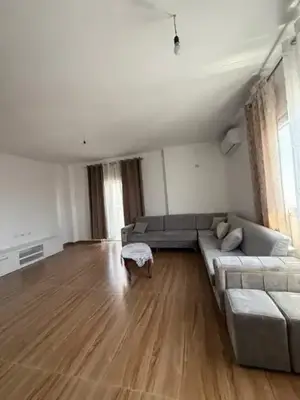 Apartament me qera në Spitallë, Durrës, 150 m². Foto 2 nga 4