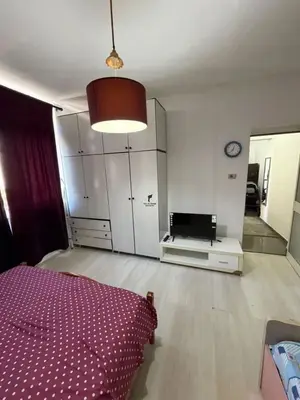 Apartament 1+1 me qera në Blloku, Tiranë, 60 m². Foto 3 nga 6