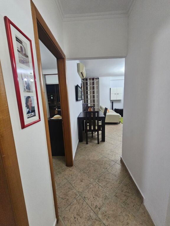 Apartament 2+1 me qera në Rruga e Barrikadave, Tiranë, 90 m². Foto 3 nga 3
