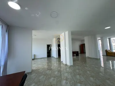 Commercial space for rent in Rruga Hysen Kertusha, Durrës, 146 m². Photo 3 of 12