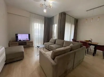 Apartament 2+1 me qera në Rruga e Kosovarëve, Tiranë, 110 m². Foto 1 nga 10