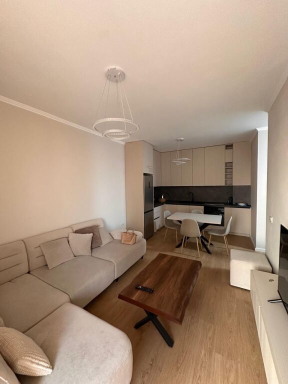 Apartament 2+1 me qera në Rruga Mine Peza, Tiranë, 100 m². Foto 1 nga 3