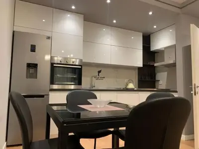 Apartament 2+1 me qera në Rruga Frosina Plaku, Tiranë, 93 m². Foto 2 nga 5