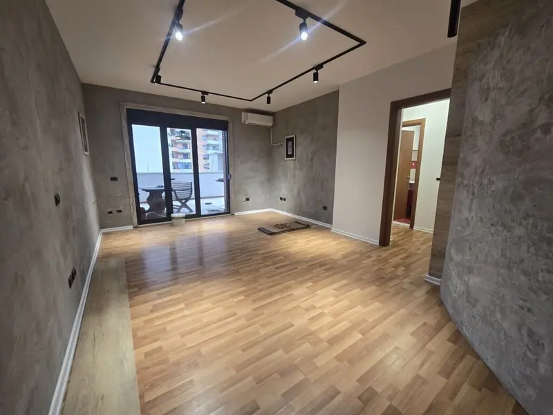 Negozio in affitto a Rruga Qemal Stafa, Tirana, 107 m²