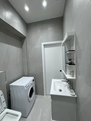 Apartament 1+1 me qera në Qendra Tregtare Blue Star, Durrës, 70 m². Foto 9 nga 10