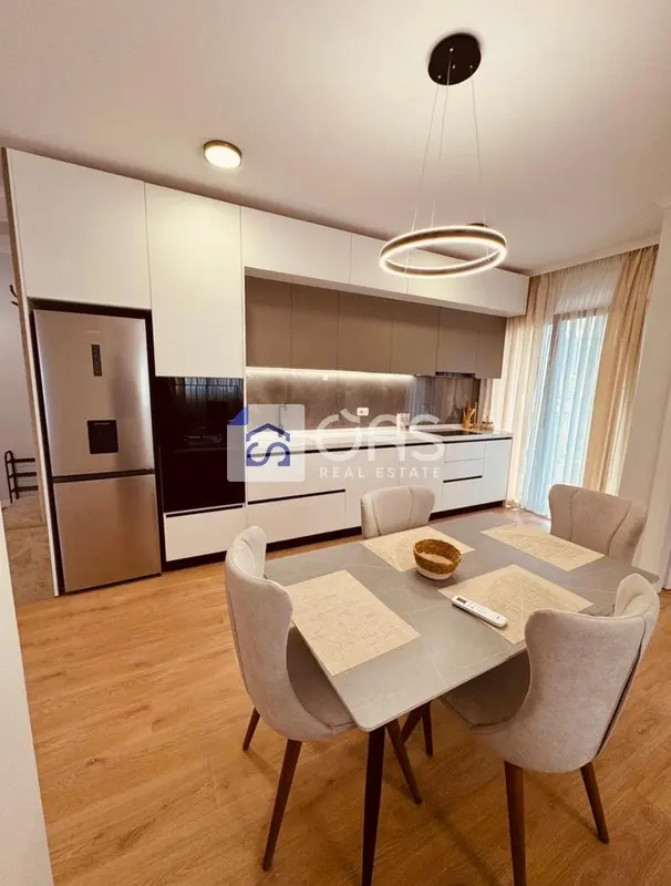 Apartament 2+1 me qera në Rruga e Durrsit, Tiranë, 120 m²
