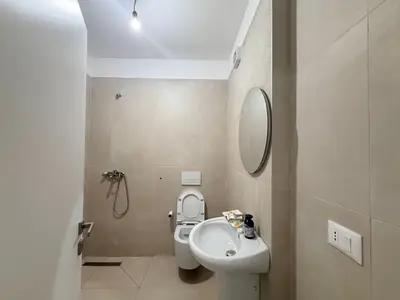 Monolocale in affitto a Rruga Dritan Hoxha, Tirana, 45 m². Foto 8 di 9