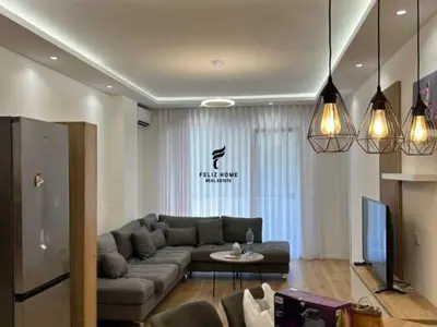 Appartamento 1+1 in affitto a Xhamia e Tabakeve, Tirana, 70 m². Foto 1 di 4