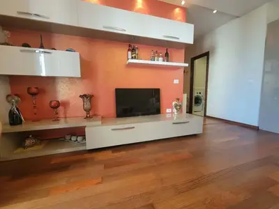 Appartamento 2+1 in affitto a Kthesa e Kamzës, Tirana, 94 m². Foto 3 di 12