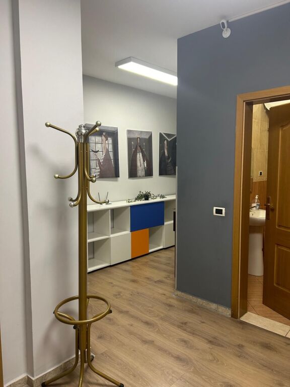 Office for rent in Blloku, Tirana, 150 m². Photo 2 of 3