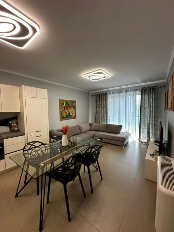 Apartment 2+1 for rent in Ambasador 3, Tirana, 97 m². Photo 1 of 9