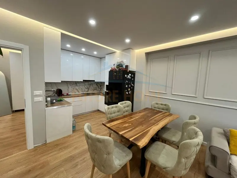 Apartament 2+1 me qera në Ish-URT, Durrës, 86 m²