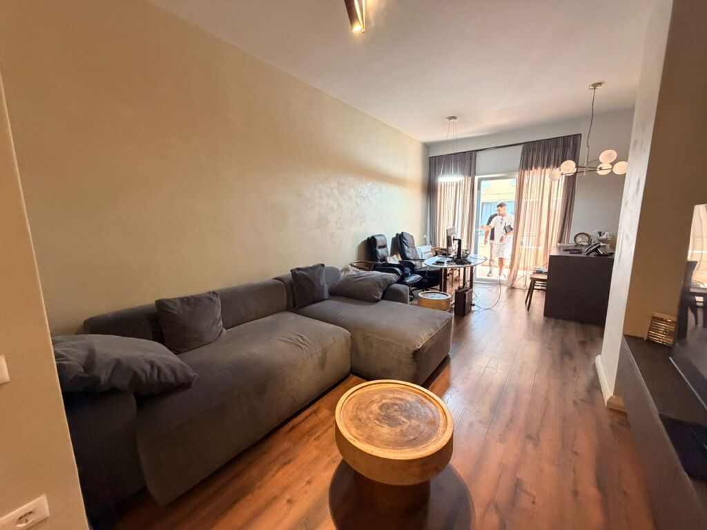 Appartamento 2+1 in affitto a Kopshti Botanik Zoologjik, Tirana, 95 m². Foto 2 di 3