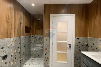 Apartment 1+1 for rent in Rruga Dush Strati, Vlorë, 75 m². Photo 7 of 8